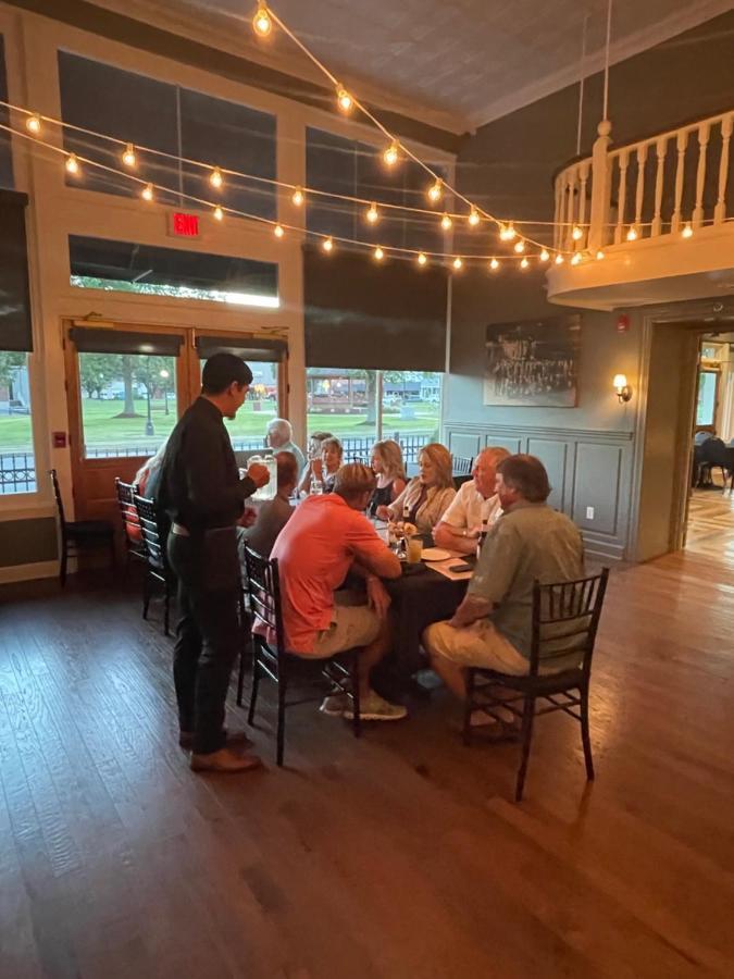 Meadows Hotel South South Fulton 外观 照片